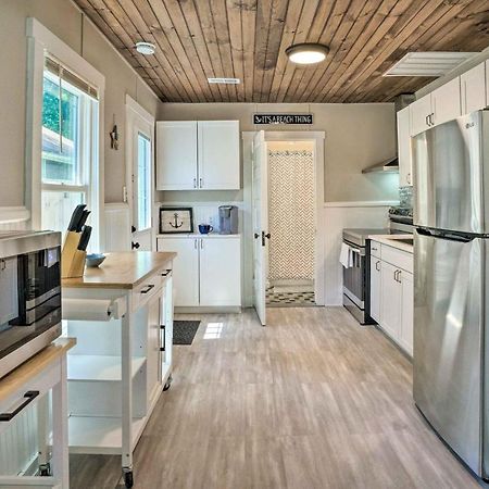 Chic Cottage With Private Yard Steps To Beach! 科洛尼尔比奇 外观 照片