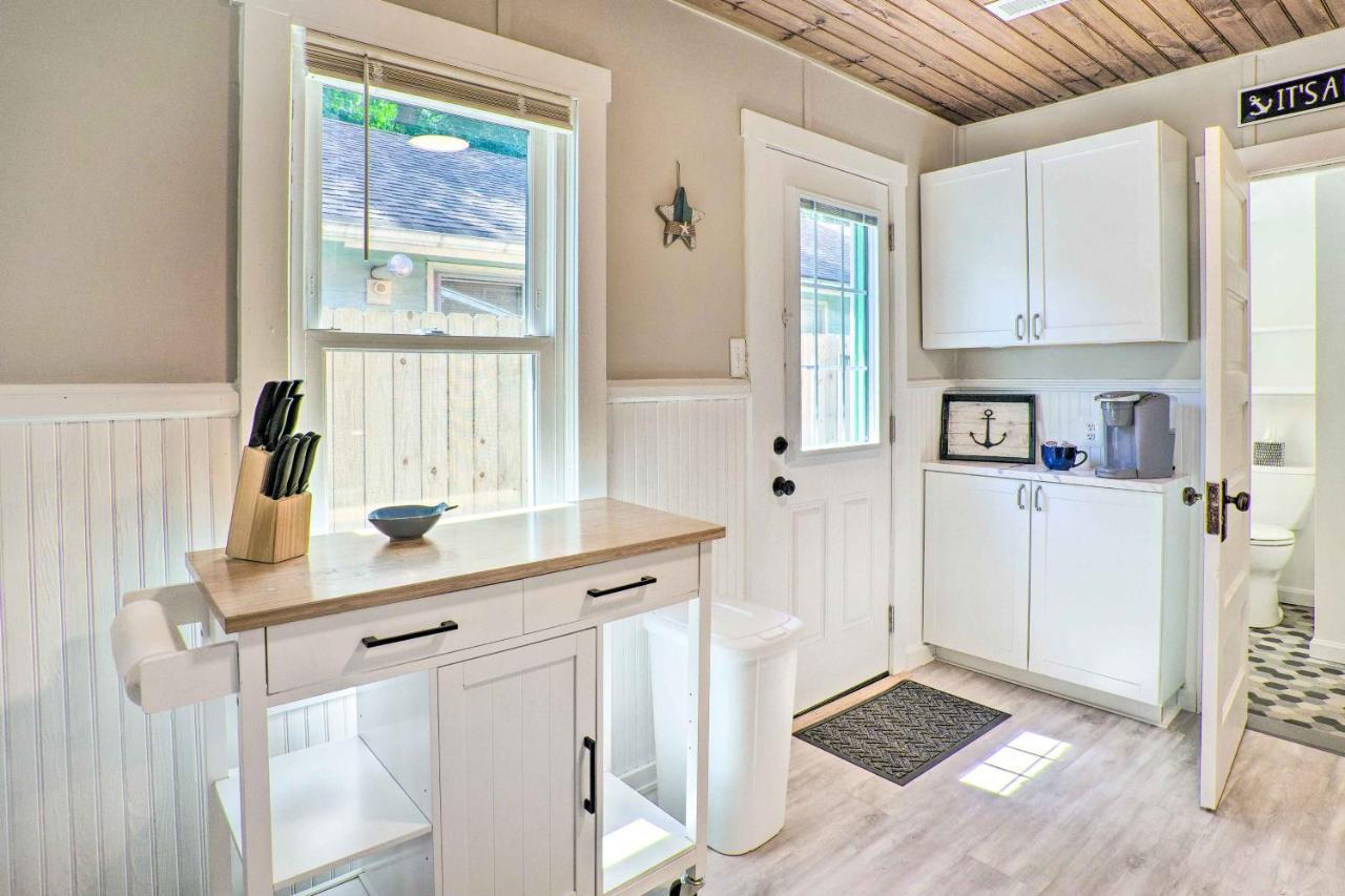 Chic Cottage With Private Yard Steps To Beach! 科洛尼尔比奇 外观 照片