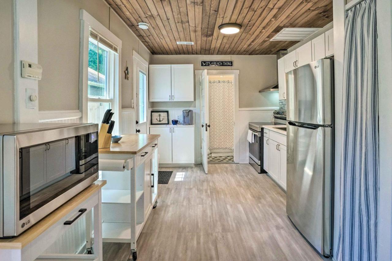 Chic Cottage With Private Yard Steps To Beach! 科洛尼尔比奇 外观 照片