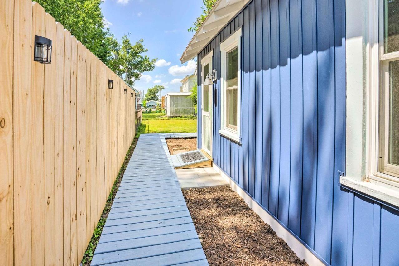 Chic Cottage With Private Yard Steps To Beach! 科洛尼尔比奇 外观 照片
