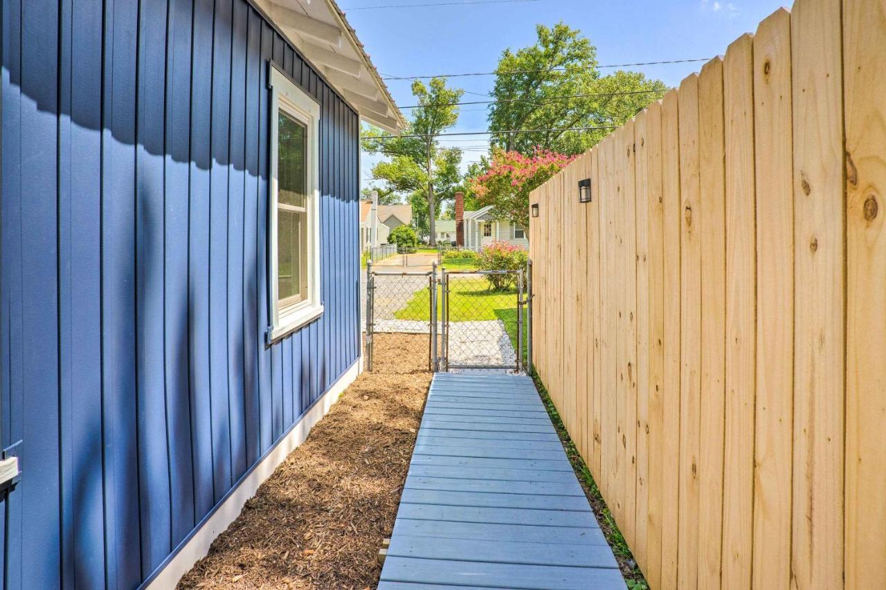Chic Cottage With Private Yard Steps To Beach! 科洛尼尔比奇 外观 照片